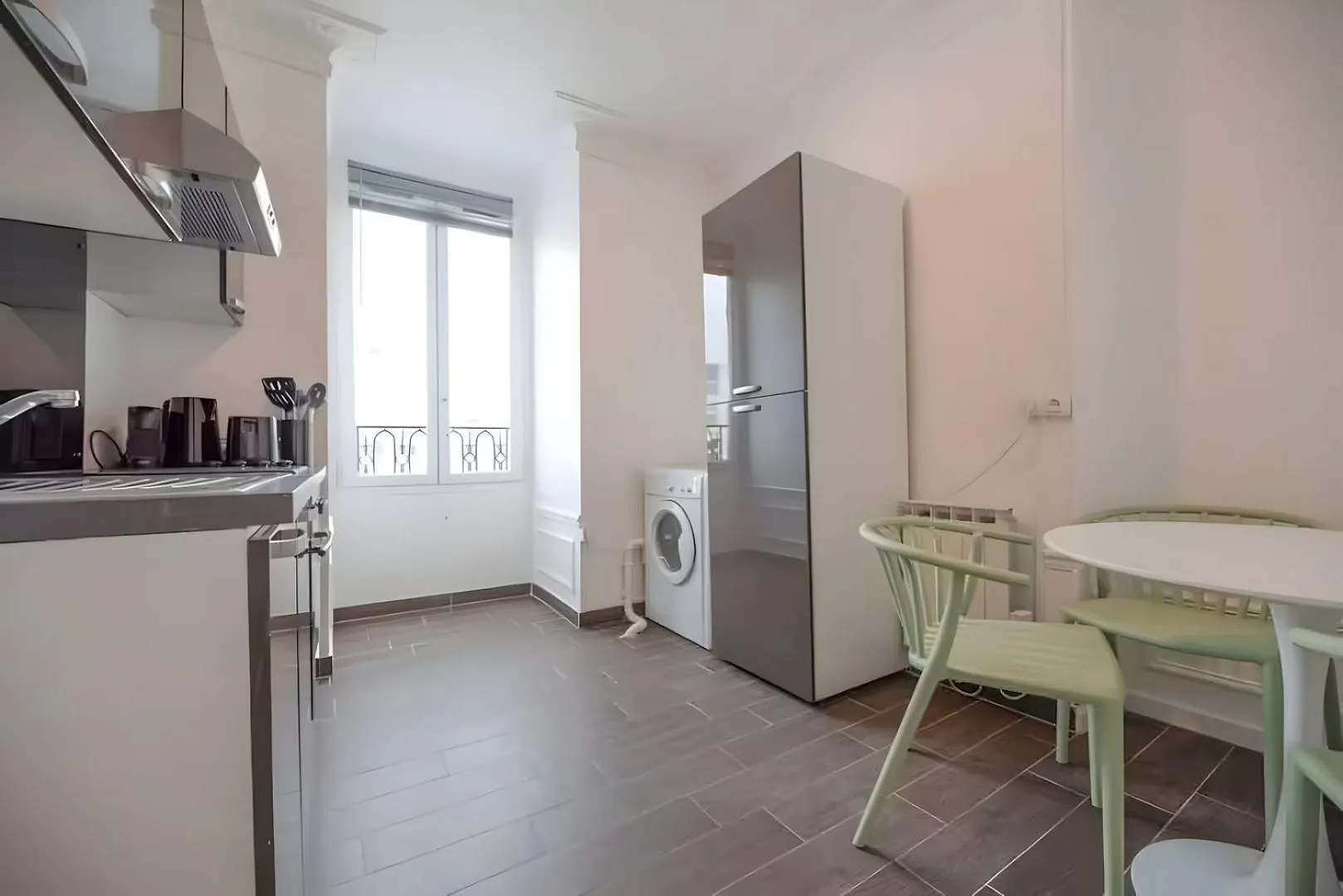 Tbs 327 - Superb Apartment With Eiffel Tower View 파리 0*,  프랑스