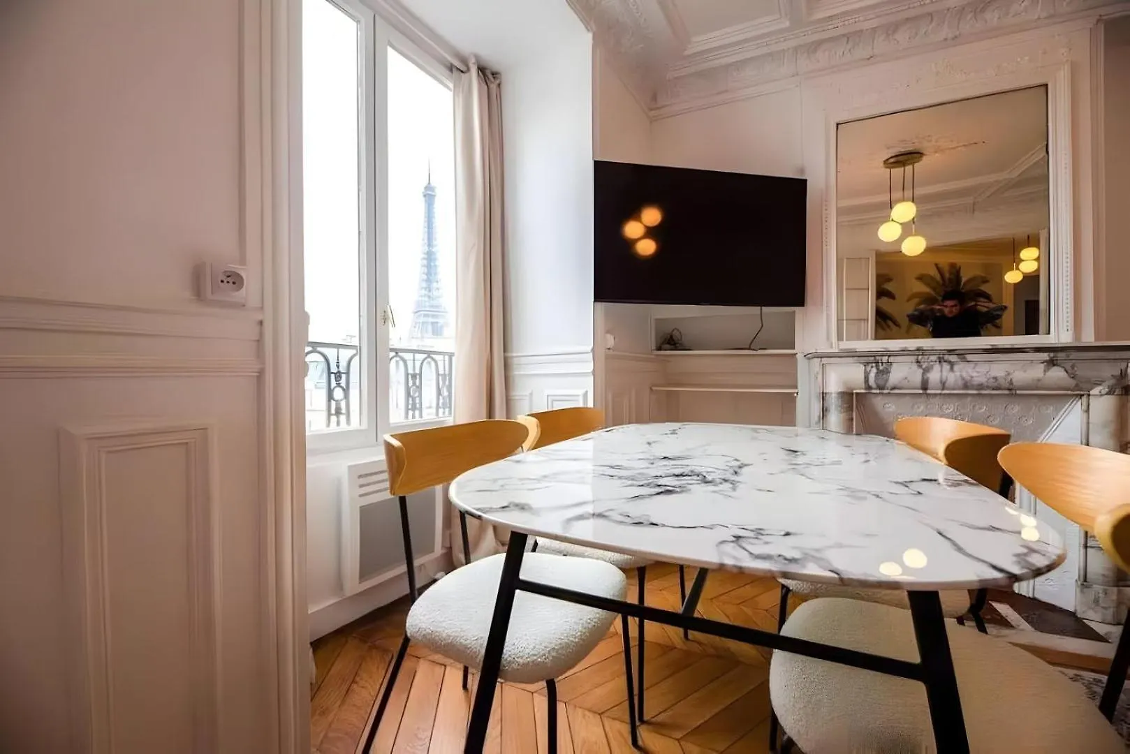 Tbs 327 - Superb Apartment With Eiffel Tower View 파리 0*,  프랑스